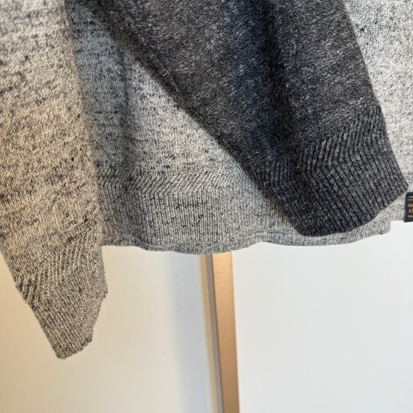 Lucky Brand Men's Gray Henley Sweater Size L Long Sleeve Raglan Casual - Picture 6 of 9